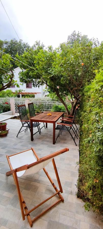 Apartments Senka Viganj Exterior photo